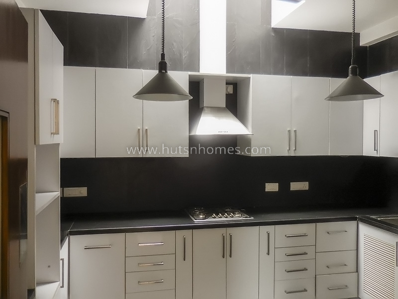 3 BHK Flat For Rent in Defence Colony
