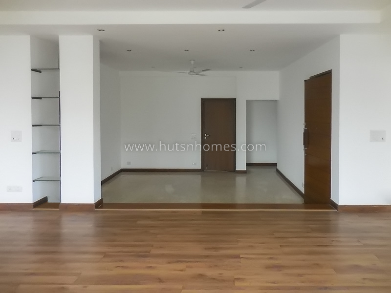 3 BHK Flat For Rent in Defence Colony