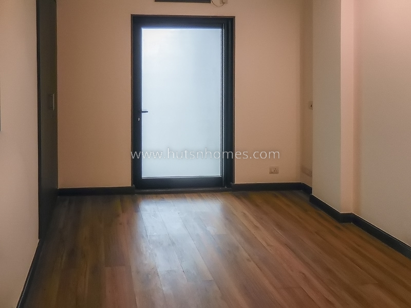 3 BHK Flat For Rent in Defence Colony