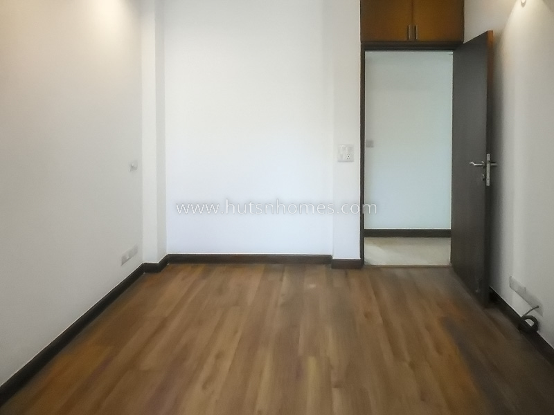 3 BHK Flat For Rent in Defence Colony