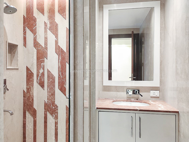 4 BHK Flat For Rent in Vasant Vihar