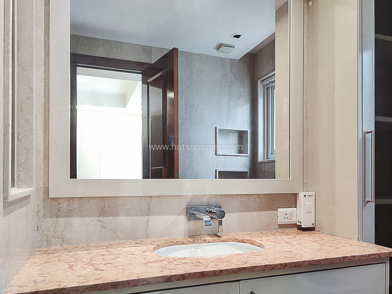 4 BHK Flat For Rent in Vasant Vihar