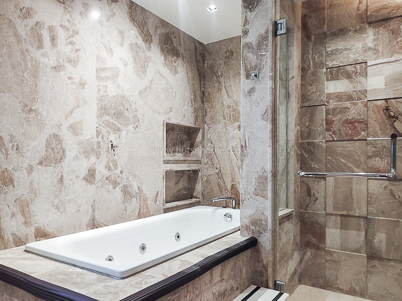 4 BHK Flat For Rent in Vasant Vihar