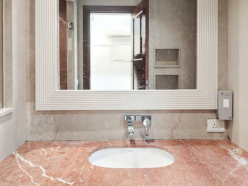 4 BHK Flat For Rent in Vasant Vihar