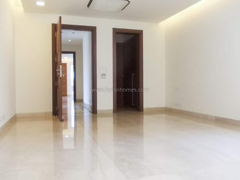 4 BHK Flat For Rent in Vasant Vihar