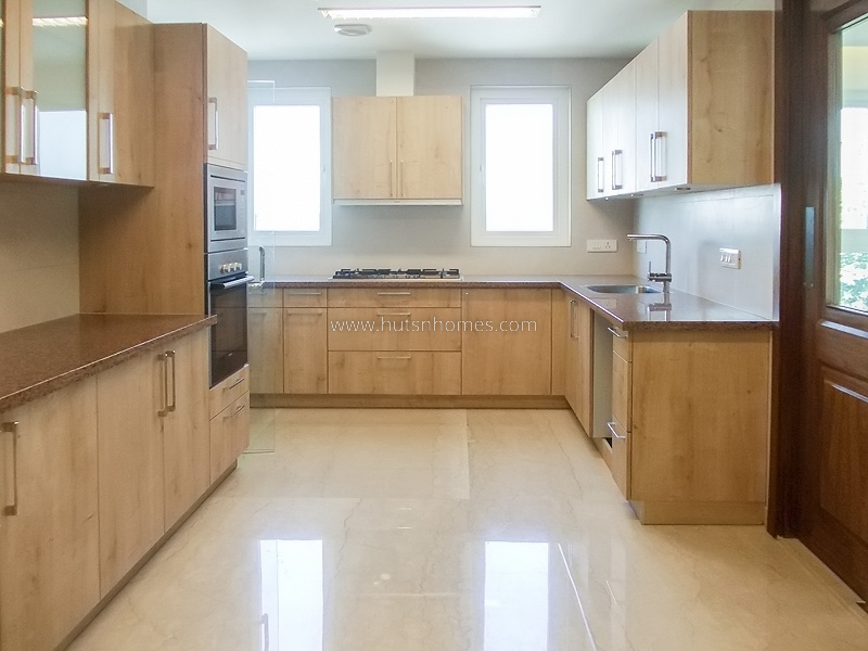 4 BHK Flat For Rent in Vasant Vihar