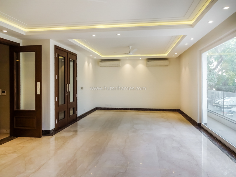 4 BHK Duplex For Rent in Vasant Vihar