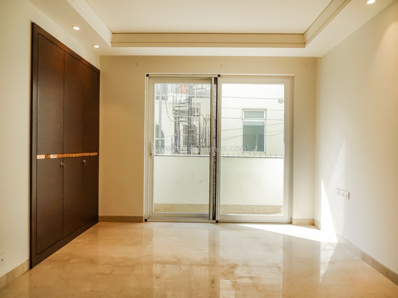 4 BHK Duplex For Rent in Vasant Vihar