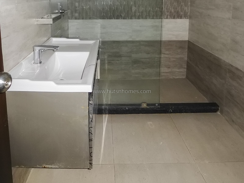 3 BHK Flat For Rent in Vasant Vihar