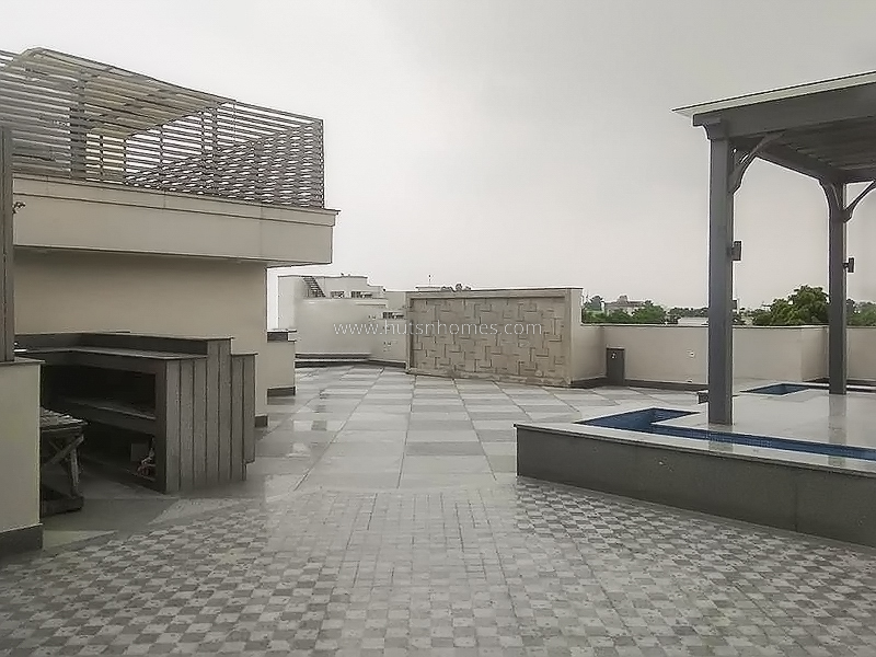 4 BHK Flat For Rent in West End Colony