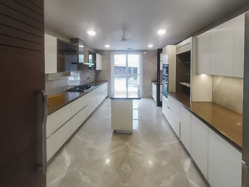 4 BHK Flat For Rent in West End Colony