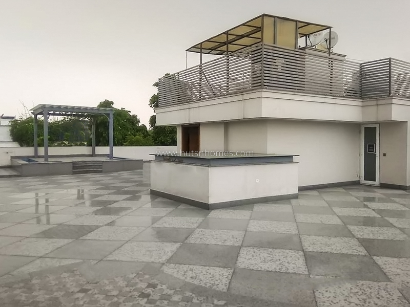 4 BHK Flat For Rent in West End Colony