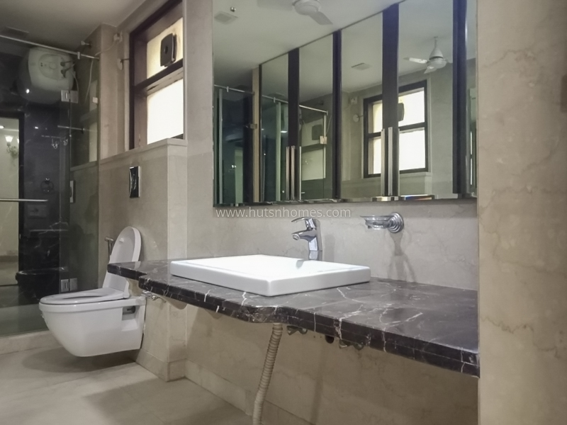 4 BHK Duplex For Rent in Vasant Vihar