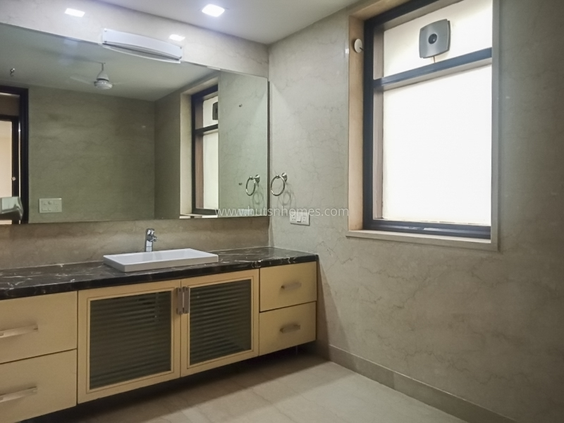 4 BHK Duplex For Rent in Vasant Vihar