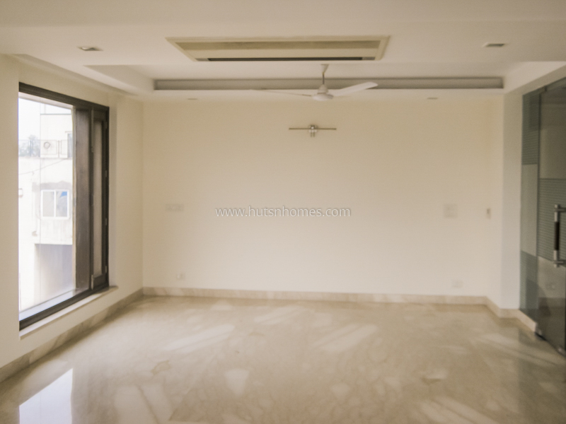 4 BHK Flat For Rent in Vasant Vihar