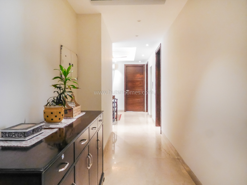 4 BHK Flat For Rent in Vasant Vihar