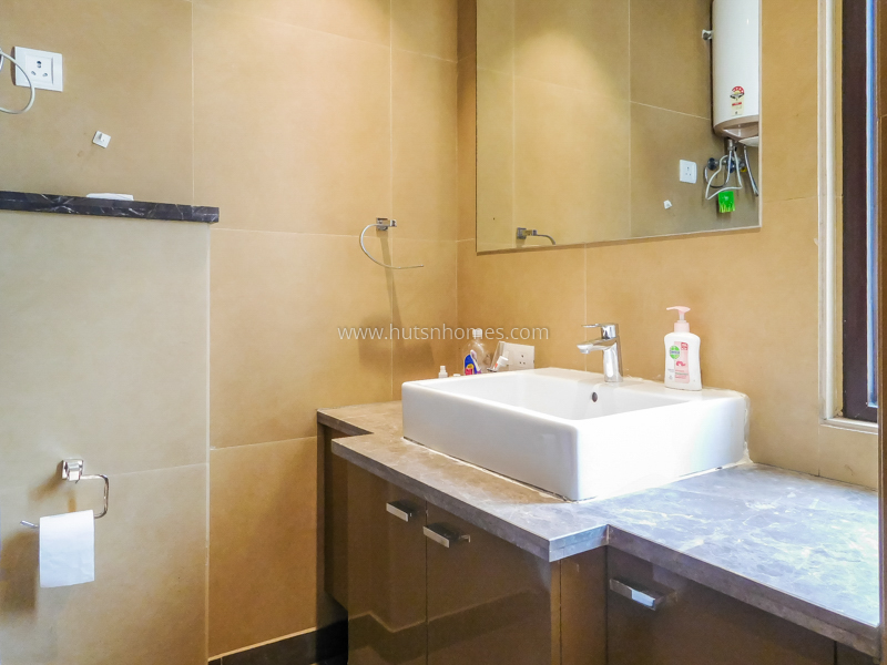 4 BHK Flat For Rent in Vasant Vihar