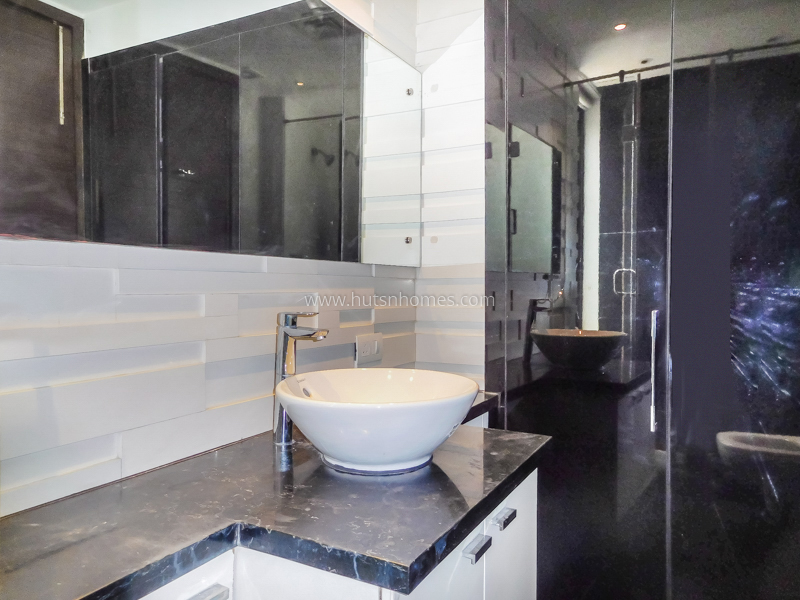 4 BHK Flat For Rent in Vasant Vihar