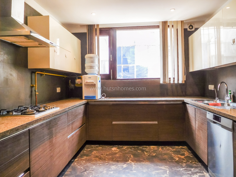 4 BHK Flat For Rent in Vasant Vihar