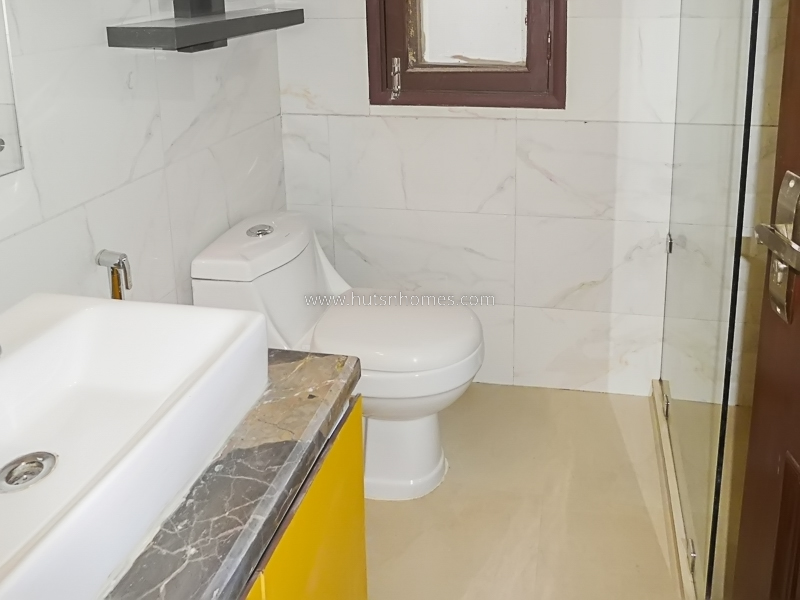 3 BHK Flat For Rent in Safdarjung Development Area