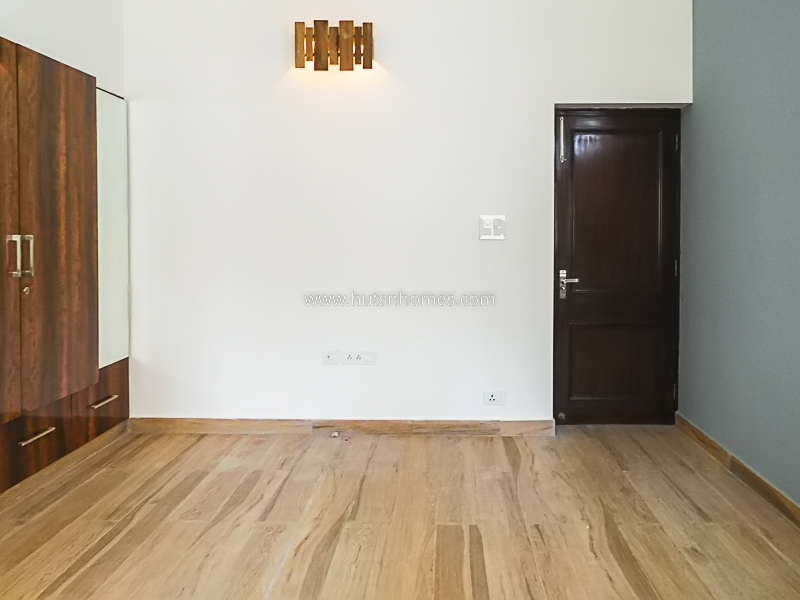 3 BHK Flat For Rent in Safdarjung Development Area