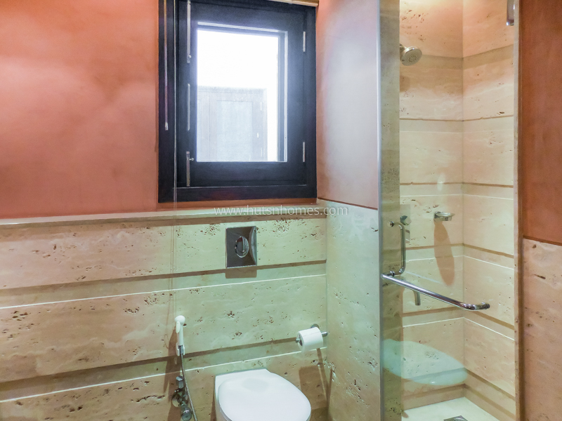 4 BHK Flat For Rent in Safdarjung Development Area