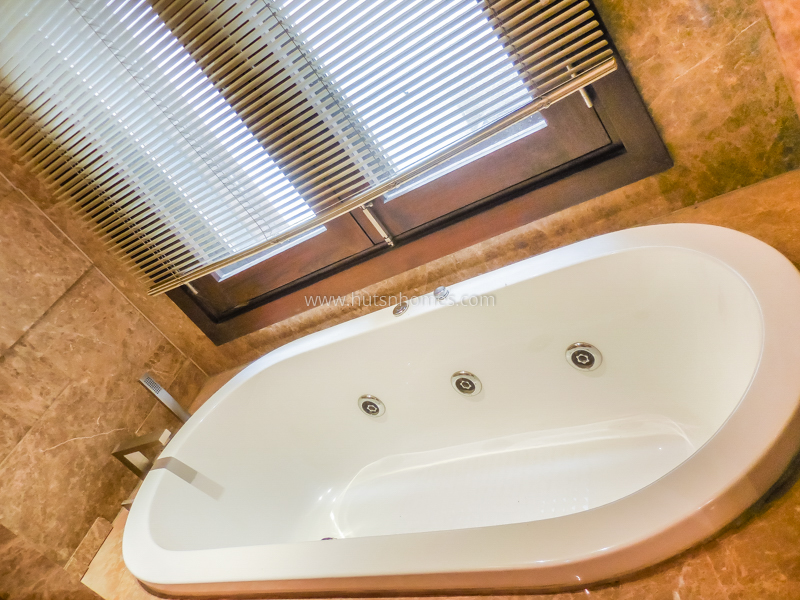 4 BHK Flat For Rent in Safdarjung Development Area