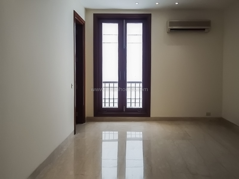 4 BHK Flat For Rent in Vasant Vihar
