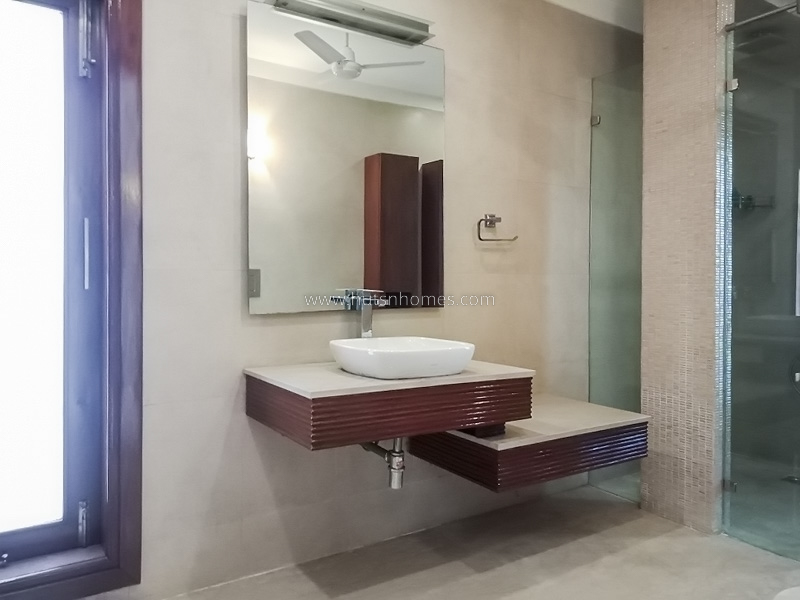 4 BHK Flat For Rent in Vasant Vihar