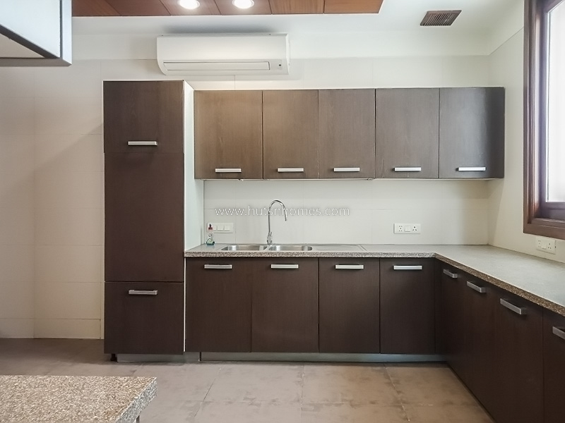 4 BHK Flat For Rent in Vasant Vihar