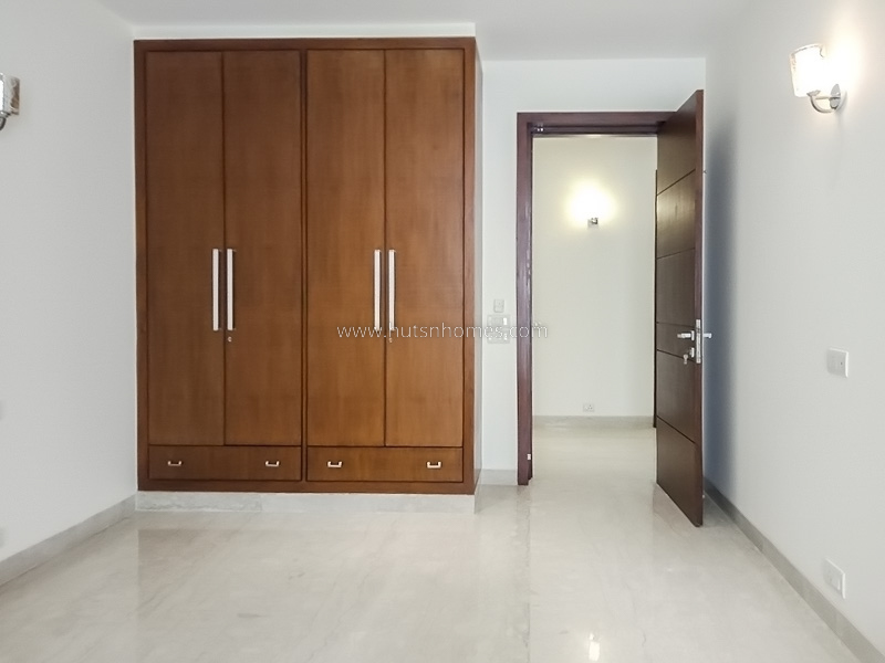 4 BHK Flat For Rent in Vasant Vihar