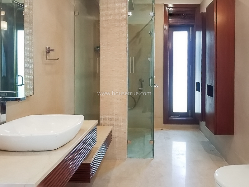 4 BHK Flat For Rent in Vasant Vihar