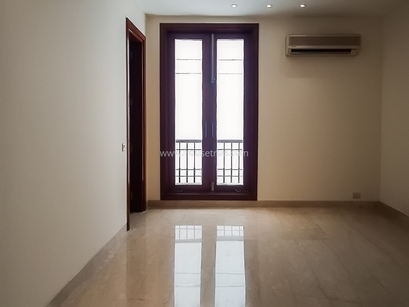 4 BHK Flat For Rent in Vasant Vihar