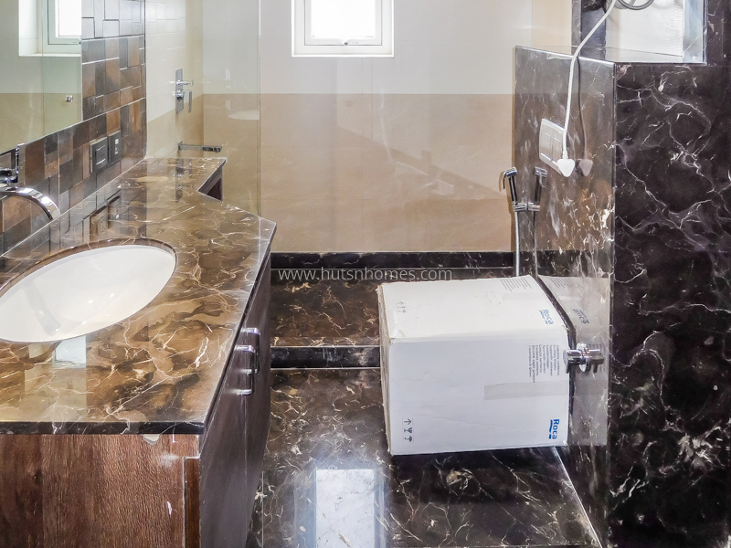 4 BHK Builder Floor For Rent in Safdarjung Development Area