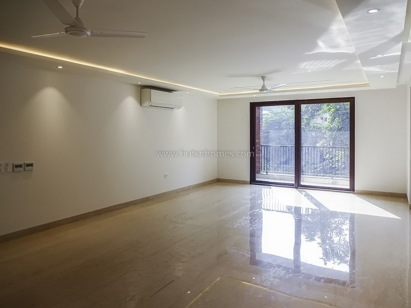 4 BHK Flat For Rent in Vasant Vihar