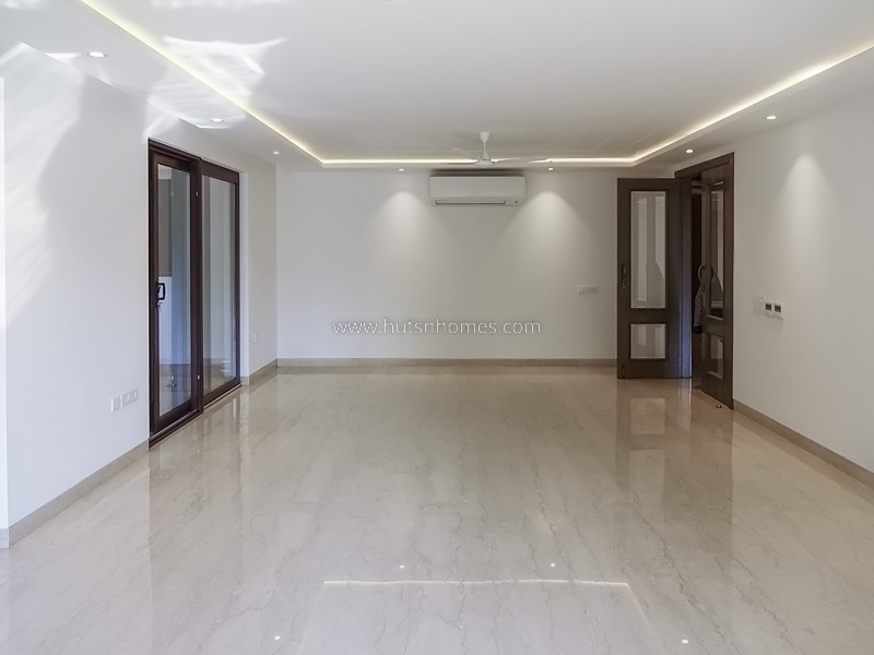 4 BHK Flat For Rent in Vasant Vihar