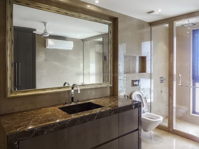 4 BHK Flat For Rent in Vasant Vihar