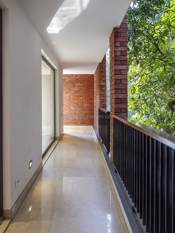 4 BHK Flat For Rent in Vasant Vihar