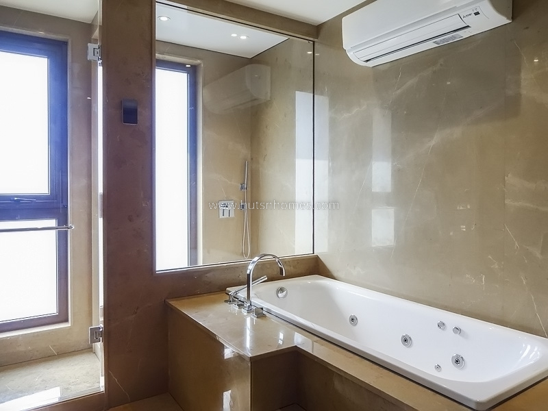 4 BHK Flat For Rent in Vasant Vihar