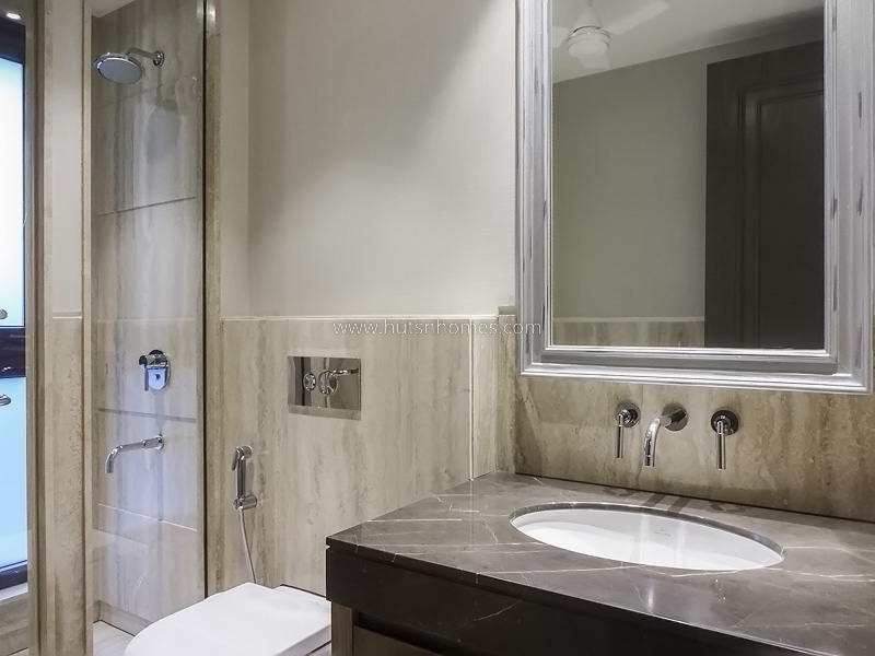 4 BHK Flat For Rent in Vasant Vihar