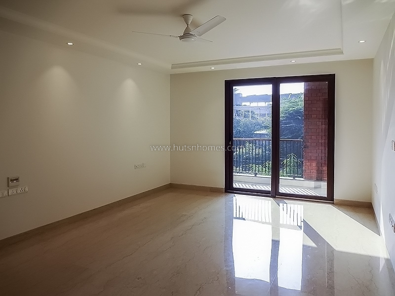 4 BHK Flat For Rent in Vasant Vihar
