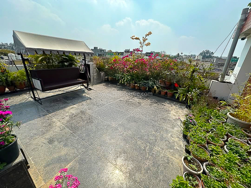 4 BHK Flat For Rent in Safdarjung Development Area