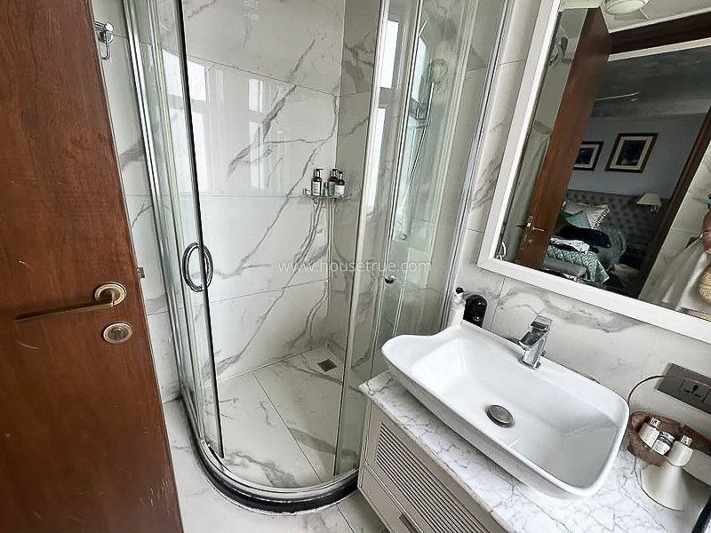4 BHK Flat For Rent in Safdarjung Development Area