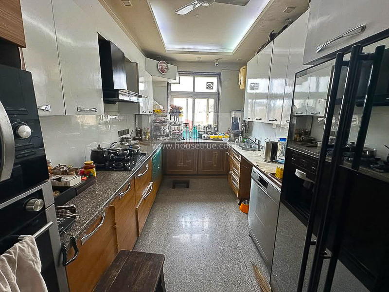 4 BHK Flat For Rent in Safdarjung Development Area