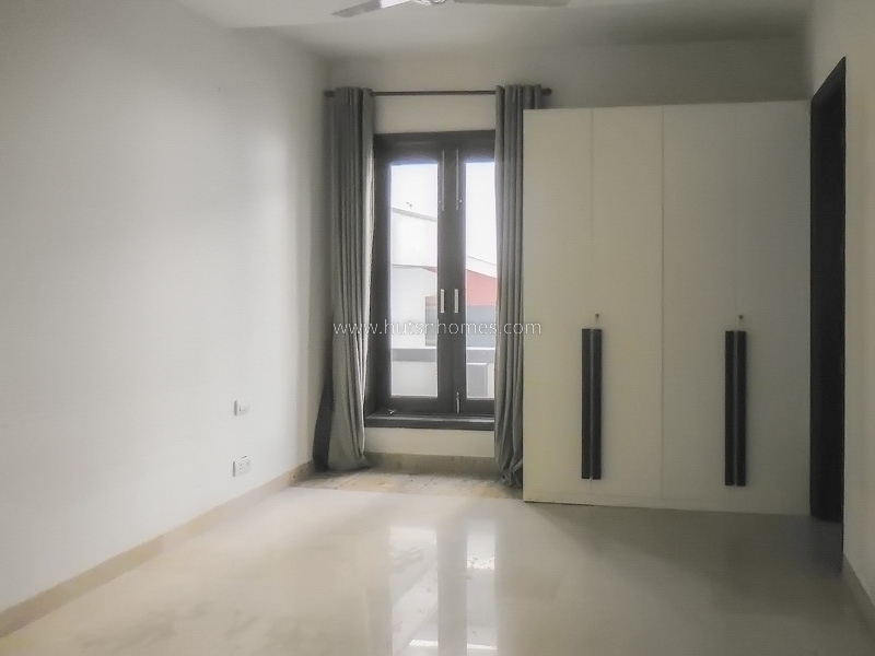 4 BHK Flat For Rent in Vasant Vihar