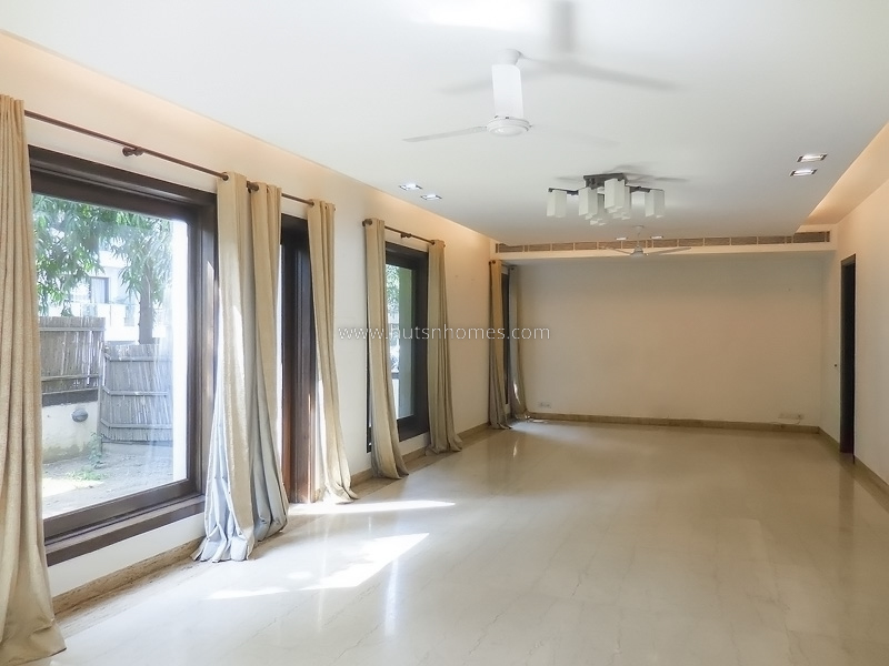4 BHK Flat For Rent in Vasant Vihar