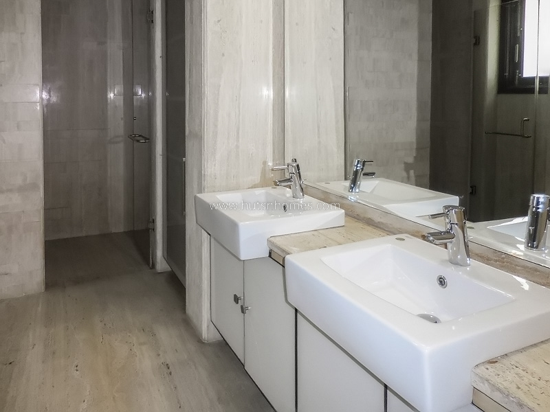 4 BHK Flat For Rent in Vasant Vihar