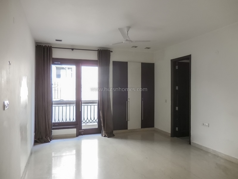 4 BHK Flat For Rent in Vasant Vihar