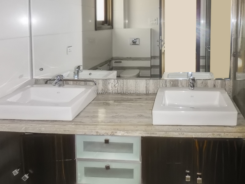 4 BHK Flat For Rent in Vasant Vihar