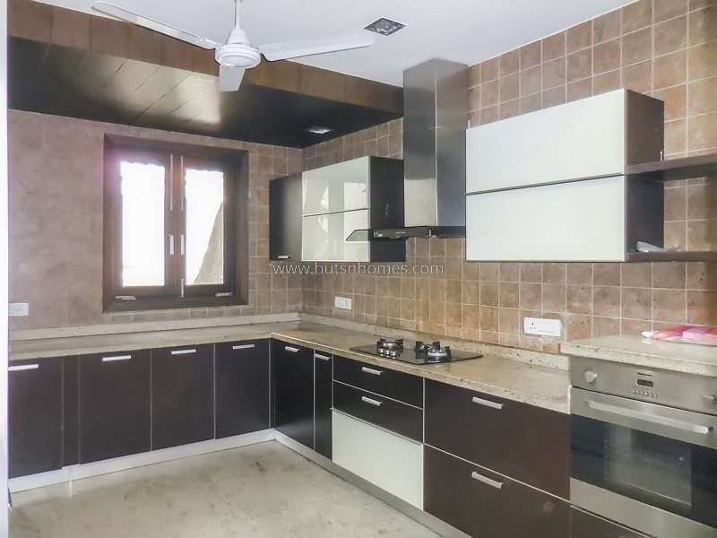 4 BHK Flat For Rent in Vasant Vihar